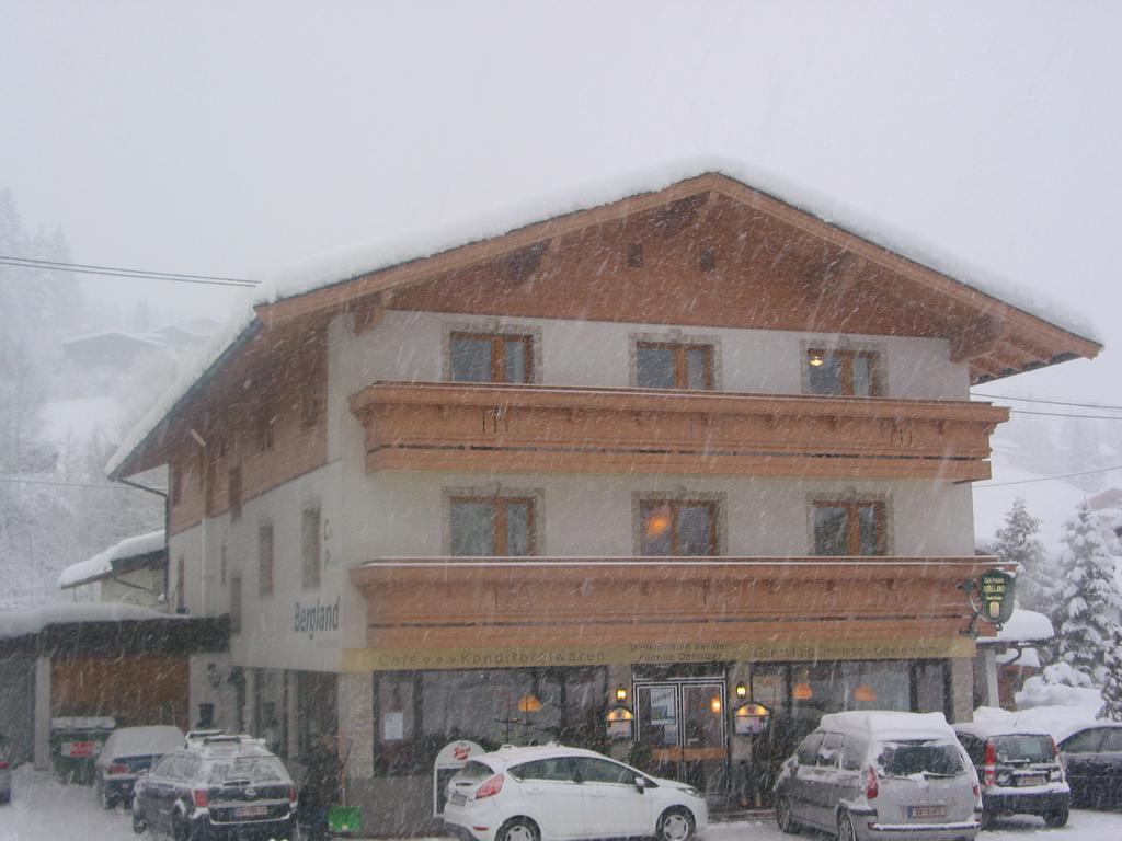 Haus Bergland Hotel Fieberbrunn Exterior photo